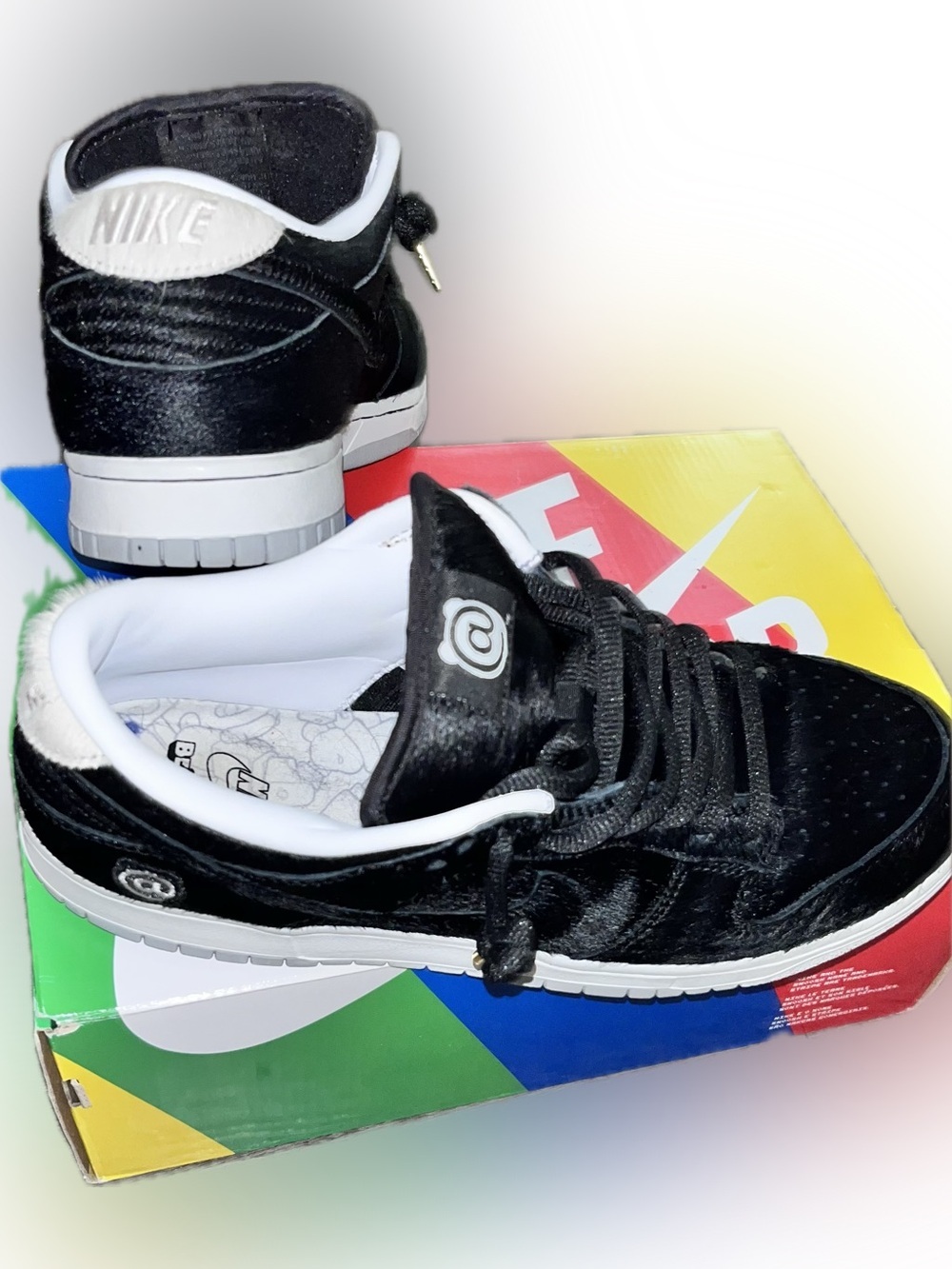 Nike SB Dunk Low OG QS Box Label in Black, White, Yellow, Green Nike @ sb prm
